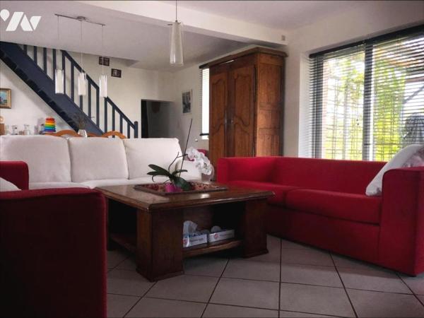 VUE DEGAGEE SUR LA CAMPAGNE ET LA PERNELLE