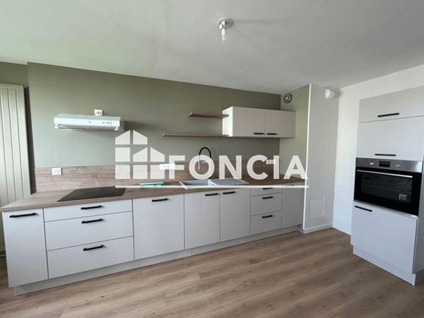 Location Appartement 4 pièces 110 m² - 88 RUE LAREVELLIERE Angers 49100