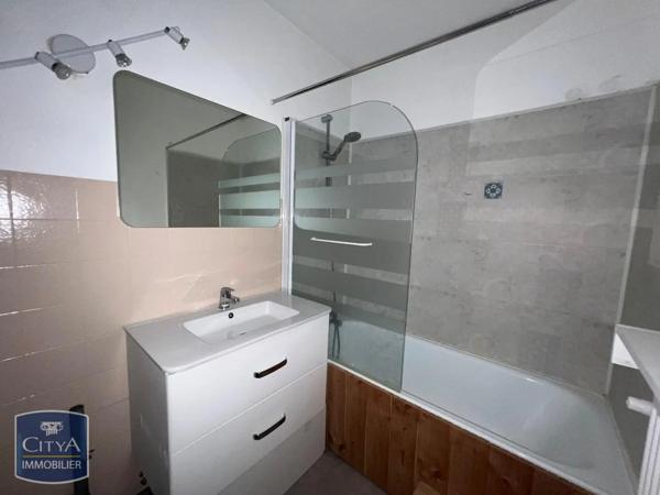 Appartement à louer 2 pièces 52.65m² Vichy (03200)