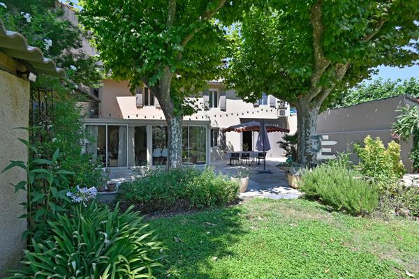 Maison
         5 pièces
        - 162 m² Bien prestige 459 000 € *