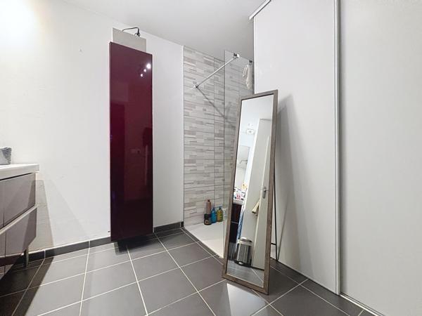 Une maison absolument charmante, rare sur le marché DE PLAIN PIED