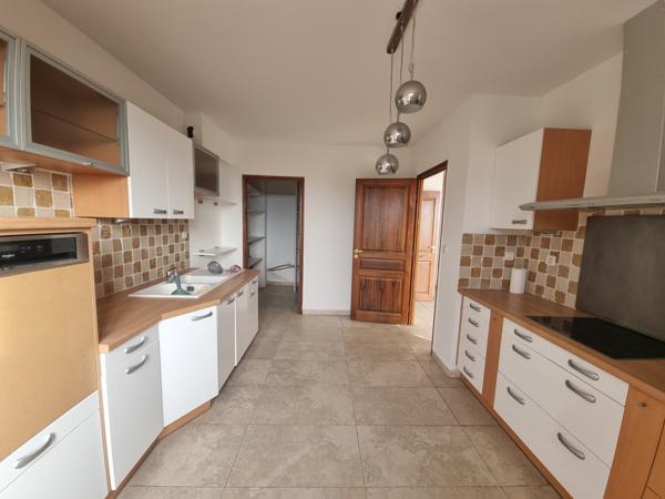 Casatorra (20620) T4 Dernièr étage, balcon plein Sud