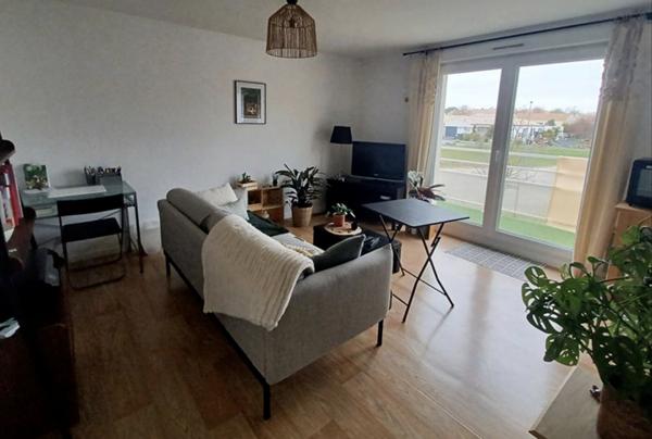 A VENDRE L'HOUMEAU APPARTEMENT 2 PIECES 45 M2 AVEC TERRASSE