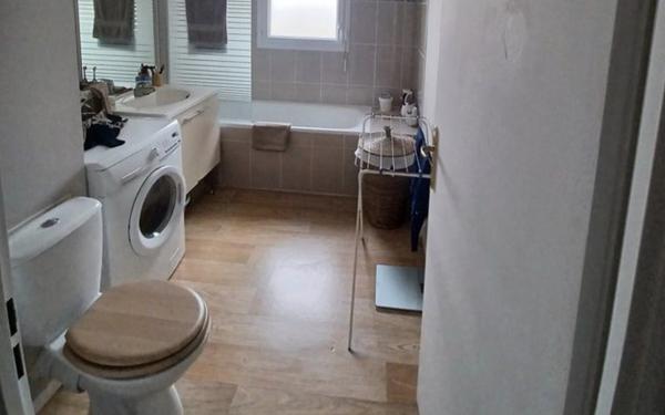 A VENDRE L'HOUMEAU APPARTEMENT 2 PIECES 45 M2 AVEC TERRASSE