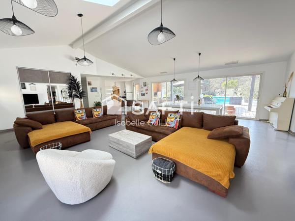 Maison 240 m2 avec dépendances