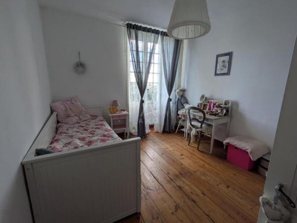 Ancienne commanderie sur parcelle de 3590m² . Maison de 200m²