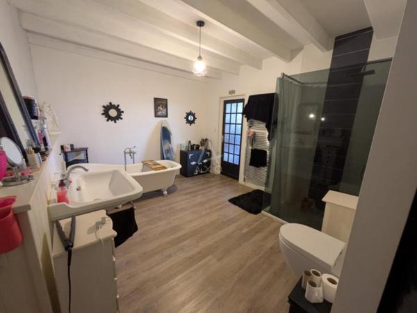 Ancienne commanderie sur parcelle de 3590m² . Maison de 200m²