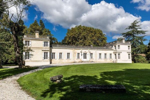 Château à vendre à Gradignan en Gironde (33170), ref : 33010/103   
Centre