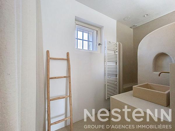 Maison ancienne rénovée 97 m² + terrain 685 m² constructible - Eyguières, hyper-centre, calme, jardin