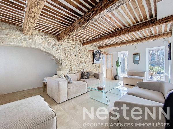 Maison ancienne rénovée 97 m² + terrain 685 m² constructible - Eyguières, hyper-centre, calme, jardin