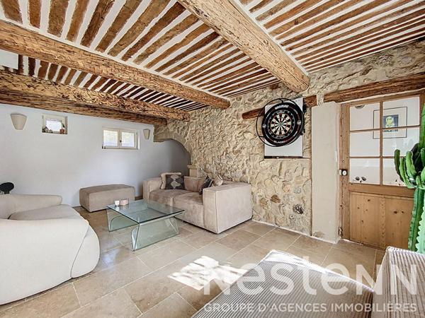 Maison ancienne rénovée 97 m² + terrain 685 m² constructible - Eyguières, hyper-centre, calme, jardin