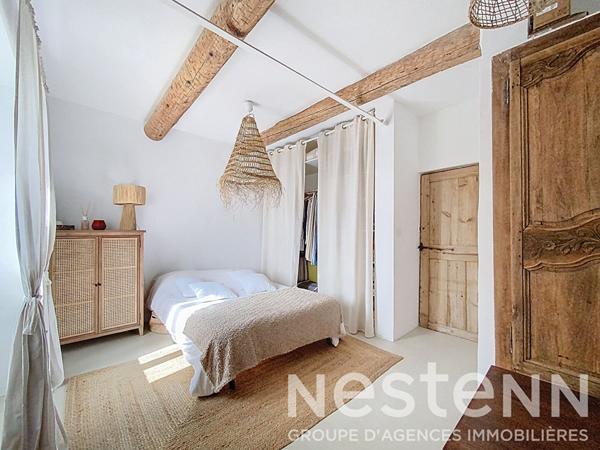 Maison ancienne rénovée 97 m² + terrain 685 m² constructible - Eyguières, hyper-centre, calme, jardin