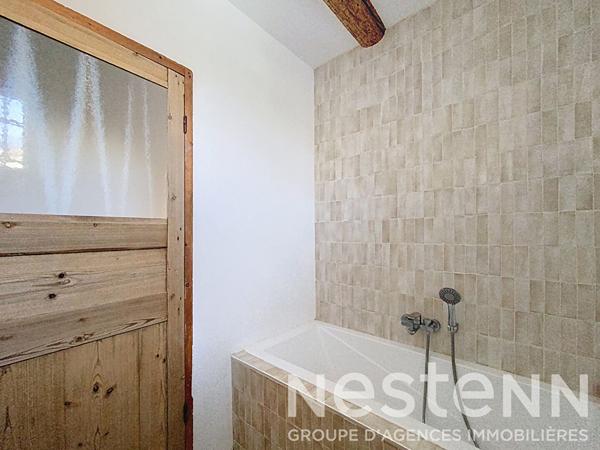 Maison ancienne rénovée 97 m² + terrain 685 m² constructible - Eyguières, hyper-centre, calme, jardin