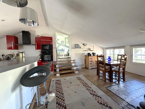 AGEN HYPER CENTRE - Appartement traversant T4 de 81 m² avec 2 chambres quartier du Marché Couvert.