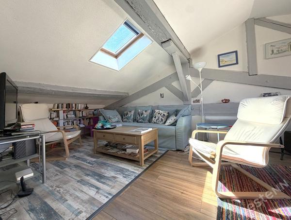 AGEN HYPER CENTRE - Appartement traversant T4 de 81 m² avec 2 chambres quartier du Marché Couvert.