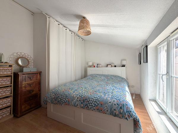 AGEN HYPER CENTRE - Appartement traversant T4 de 81 m² avec 2 chambres quartier du Marché Couvert.