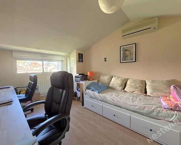 AGEN HYPER CENTRE - Appartement traversant T4 de 81 m² avec 2 chambres quartier du Marché Couvert.