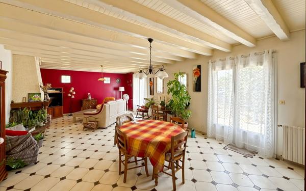 Maison à vendre    5 pièces •  Saint-Astier