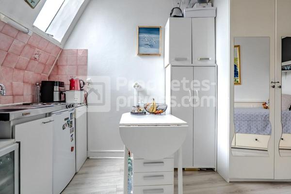Studio 12 m² _ 7ème étage avec ascenseur _ Immeuble ancien avec gardien _ Paris