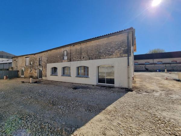 ENSEMBLE IMMOBILIER A RENOVER