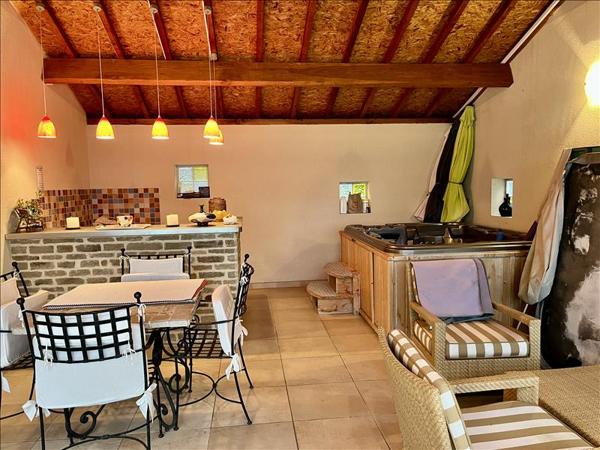 Maison à vendre |  Cosnac |  7 pièces | 288 m²