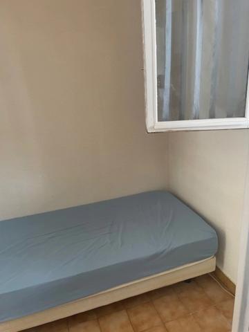 SANARY SUR MER (83) Studio TRAVAUX A PREVOIR Rez de jardin dans résidence avec place de parking privée 800m plage