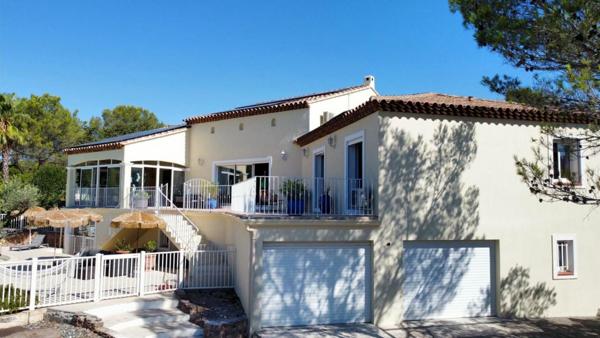 À Vendre, exceptionnel, en exclusivité, Maison Familiale de 205 m² avec Piscine à Débordement et Terrain Boisé de 13000 m²