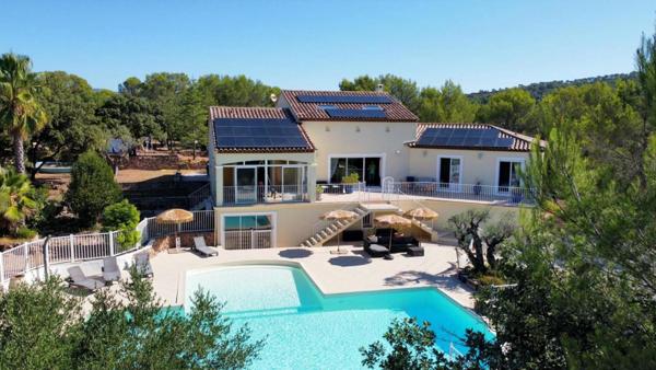 À Vendre, exceptionnel, en exclusivité, Maison Familiale de 205 m² avec Piscine à Débordement et Terrain Boisé de 13000 m²