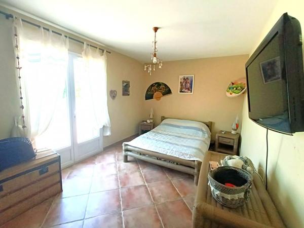 À Vendre, exceptionnel, en exclusivité, Maison Familiale de 205 m² avec Piscine à Débordement et Terrain Boisé de 13000 m²