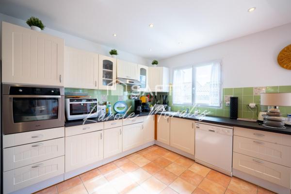 LATOUR BAS ELNE ( 66 ), BELLE VILLA, 3 FACES PLAIN PIED, GARAGE ET PISCINE