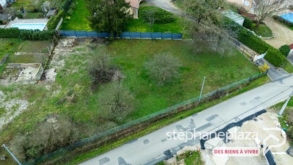 Terrain 1285 m2