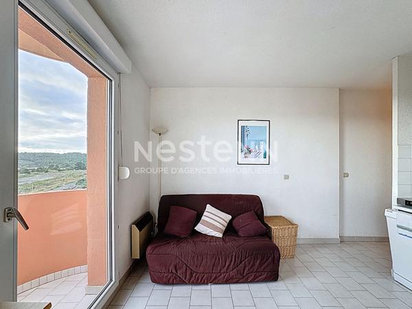 Vue mer panoramique pour cet appartement en rez-de-chaussée