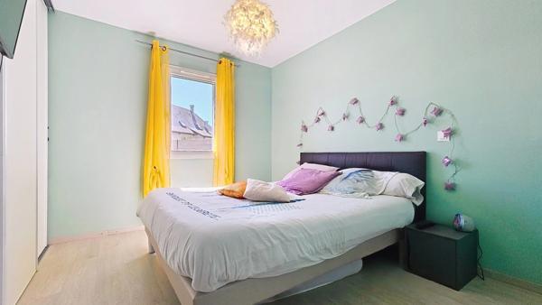 Maison plain pied avec double garage à vendre 5 pièces LOUEY (65)