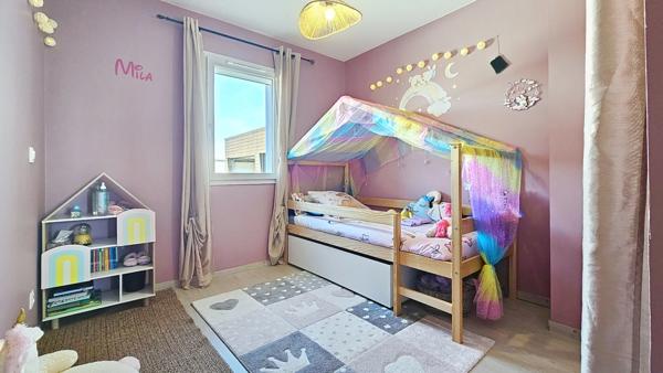 Maison plain pied avec double garage à vendre 5 pièces LOUEY (65)