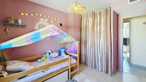 Maison plain pied avec double garage à vendre 5 pièces LOUEY (65)