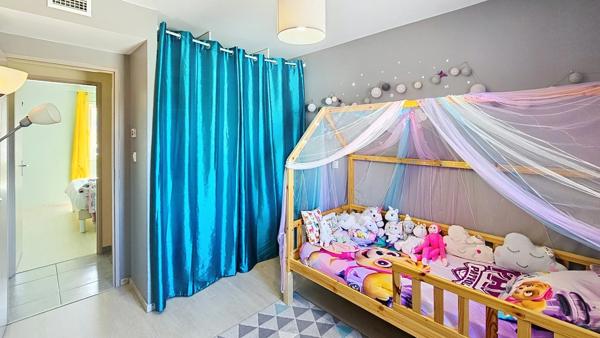 Maison plain pied avec double garage à vendre 5 pièces LOUEY (65)