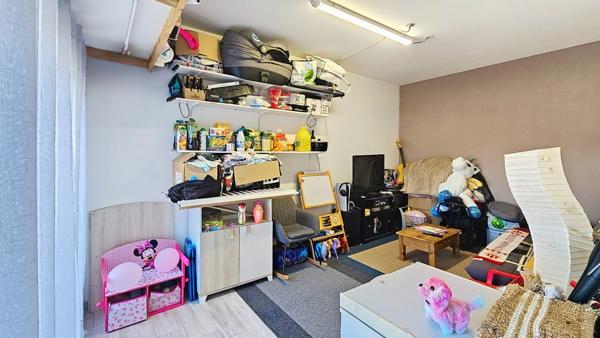 Maison plain pied avec double garage à vendre 5 pièces LOUEY (65)