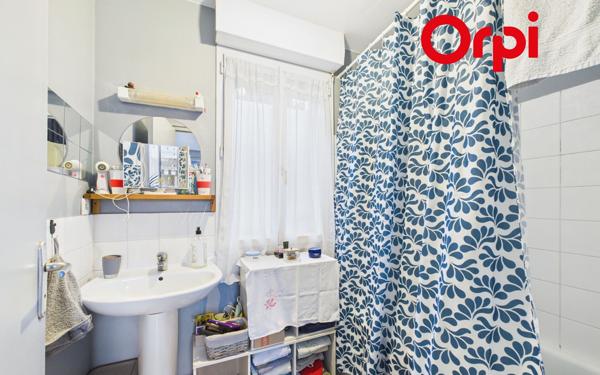 Immeuble à vendre    12 pièces •  Bernay