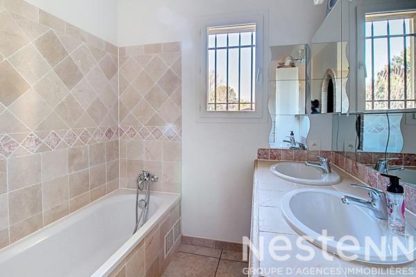 À VENDRE Maison plain-pied 149 m² à Vidauban -Piscine, Garage, Panneaux photovoltaïques