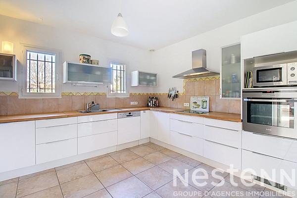 À VENDRE Maison plain-pied 149 m² à Vidauban -Piscine, Garage, Panneaux photovoltaïques