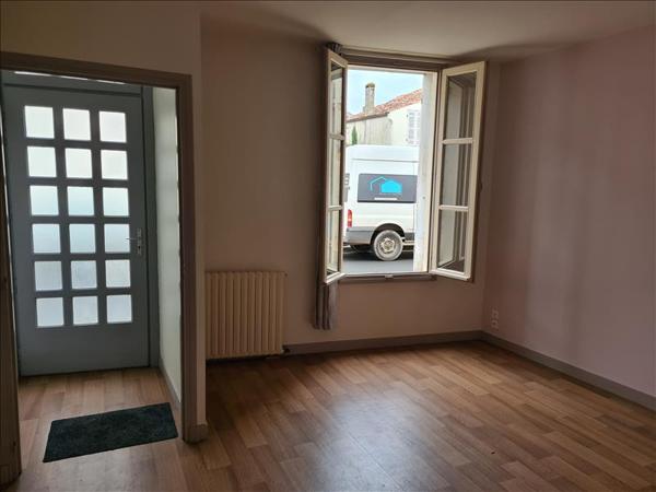 Maison à louer |  ST JEAN D ANGELY |  3 pièces | 70 m²