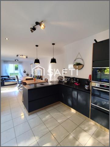 Charmant pavillon lumineux avec un très bel espace extérieur ! Proche des écoles Maternelles / Primaires