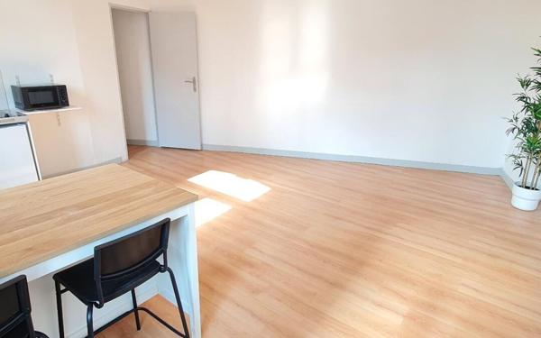 Appartement à louer    2 pièces • 50 m2 Tourcoing