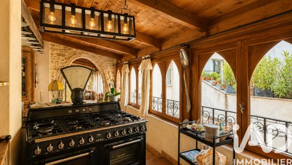 Maison à vendre 10 pièces 393,7 m² Caderousse
