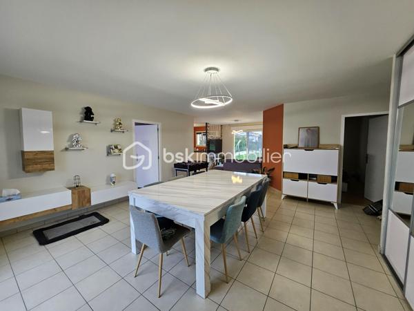 ✨ COUP DE CŒUR ASSURÉ – MAISON FAMILIALE 123 m² – 4 CHAMBRES – CAUDECOSTE ✨

Dans un environnement calme et agréable sur la commune de Caudecoste, venez découvrir cette superbe maison familiale de 123 m² où confort, espace et qualité de vie se rencontrent parfaitement.

Dès l’entrée, vous serez séduits par les beaux volumes et la luminosité naturelle qui baigne les pièces de vie. Le séjour spacieux et convivial offre un véritable espace de partage pour toute la famille, idéal pour recevoir vos proches ou profiter de chaleureux moments du quotidien. La cuisine fonctionnelle et accueillante complète harmonieusement cet espace de vie.

Côté nuit, la maison dispose de 4 belles chambres, parfaites pour accueillir une famille, aménager un bureau pour le télétravail ou créer une chambre d’amis selon vos besoins. Chaque espace a été pensé pour offrir confort et praticité au quotidien.

À l’extérieur, le véritable atout de cette propriété vous attend : un grand terrain offrant de multiples possibilités. Imaginez vos soirées d’été en terrasse, les enfants jouant en toute tranquillité, un futur espace piscine, un potager ou encore un magnifique jardin paysager… un véritable havre de paix à personnaliser selon vos envies.

🏡 123 m² habitables
🛏️ 4 chambres d'environ 14 m², équipées de dressings, ainsi qu'une suite parentale avec salle d'eau privative, et une salle de bain commune; 
🌳 Grand terrain de 1 890 m², entièrement plat et arboré, 100% constructible et piscinable, un terrain de pétanque, un bassin d'ornement de qualité et deux abris de jardin totalisant 40m²; 
☀️ Maison lumineuse avec un séjour de 50 m²;
🚗 Cadre calme et agréable;
👨‍👩‍👧‍👦 Idéal pour une famille;
📍 Proche des commodités et des axes principaux.

Cotés prestations : 
Toiture en excellente état, récemment nettoyée,
Peinture intérieures neuves,
Raccordement tout à l'égout,
Maison entièrement climatisée. 

Cette maison représente une belle opportunité pour ceux qui recherchent un cadre de vie paisible tout en restant à proximité des services essentiels.

💬 Une visite suffira pour tomber sous le charme !
📞 Contactez moi dès maintenant pour plus d’informations.