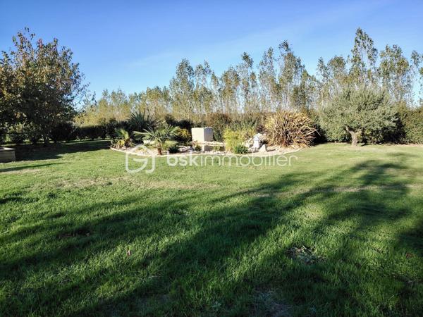 ✨ COUP DE CŒUR ASSURÉ – MAISON FAMILIALE 123 m² – 4 CHAMBRES – CAUDECOSTE ✨

Dans un environnement calme et agréable sur la commune de Caudecoste, venez découvrir cette superbe maison familiale de 123 m² où confort, espace et qualité de vie se rencontrent parfaitement.

Dès l’entrée, vous serez séduits par les beaux volumes et la luminosité naturelle qui baigne les pièces de vie. Le séjour spacieux et convivial offre un véritable espace de partage pour toute la famille, idéal pour recevoir vos proches ou profiter de chaleureux moments du quotidien. La cuisine fonctionnelle et accueillante complète harmonieusement cet espace de vie.

Côté nuit, la maison dispose de 4 belles chambres, parfaites pour accueillir une famille, aménager un bureau pour le télétravail ou créer une chambre d’amis selon vos besoins. Chaque espace a été pensé pour offrir confort et praticité au quotidien.

À l’extérieur, le véritable atout de cette propriété vous attend : un grand terrain offrant de multiples possibilités. Imaginez vos soirées d’été en terrasse, les enfants jouant en toute tranquillité, un futur espace piscine, un potager ou encore un magnifique jardin paysager… un véritable havre de paix à personnaliser selon vos envies.

🏡 123 m² habitables
🛏️ 4 chambres d'environ 14 m², équipées de dressings, ainsi qu'une suite parentale avec salle d'eau privative, et une salle de bain commune; 
🌳 Grand terrain de 1 890 m², entièrement plat et arboré, 100% constructible et piscinable, un terrain de pétanque, un bassin d'ornement de qualité et deux abris de jardin totalisant 40m²; 
☀️ Maison lumineuse avec un séjour de 50 m²;
🚗 Cadre calme et agréable;
👨‍👩‍👧‍👦 Idéal pour une famille;
📍 Proche des commodités et des axes principaux.

Cotés prestations : 
Toiture en excellente état, récemment nettoyée,
Peinture intérieures neuves,
Raccordement tout à l'égout,
Maison entièrement climatisée. 

Cette maison représente une belle opportunité pour ceux qui recherchent un cadre de vie paisible tout en restant à proximité des services essentiels.

💬 Une visite suffira pour tomber sous le charme !
📞 Contactez moi dès maintenant pour plus d’informations.