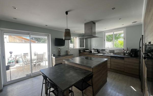 Vente Maison De village avec piscine Arles   