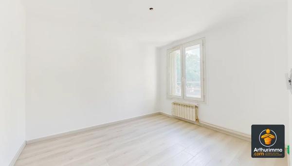 Location                                                      Appartement
                        
                     3 pièces                      54 m2                     à Décines-Charpieu