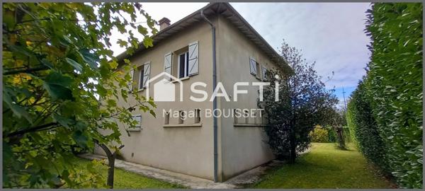 Maison T5 de 140m², 4 chambres, balcon traversant et vue dégagée, un garage de plus de 35m², jardin de 1100m²