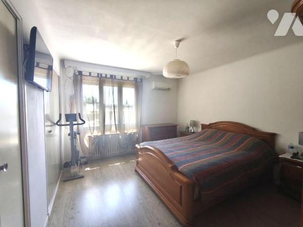 SAINT MARTIN DE CRAU à 5mn du Centre, jolie maison de plain-pied sur sous-sol en rez-de-jardin ...